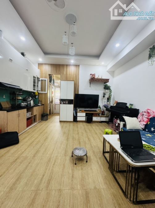 🔥 QUÁ HIẾM – GIÁ RẺ TRUNG TÂM CẦU GIẤY – KHU Ở SƯỚNG – SÀN GỖ CAO CẤP – CÓ CHỖ ĐỂ Ô TÔ TR - 1