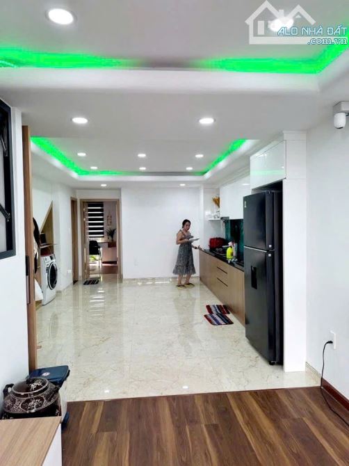 💥GIÁP Q1 - XVNT - P.19 - BÌNH THẠNH - ĐƯỜNG NHỰA 6M 👉8,7 TỈ - 60M2 - 3 TẦNG - 5PN - 5WC - 1