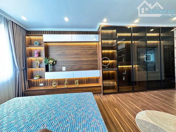 NGỌC KHÁNH - NHÀ ĐẸP - NGÕ THÔNG THANG MÁY Dt 52m2 6 tầng mặt tiền 4.6m Giá 18 tỷ - 1