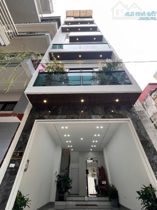 Nhà mới kính coong Nguyễn Văn Cừ Long Biên 7 tầng thang máy , gara ô tô chỉ nhỉnh 13 tỷ - 1