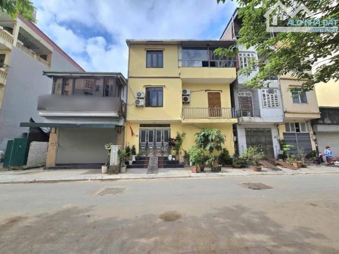 Cực vip Tây Hồ - Vỉa hè 2 bên oto tránh🌹50m2 - MT5m - 19 Tỷ - 1