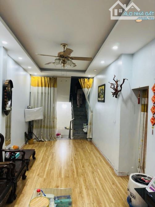MẶT PHỐ THÁI THỊNH - LÔ GÓC- NỞ HẬU - VỊ TRÍ ĐẮC ĐỊA - KD SẦM UẤT - Gần ngã tư - 1