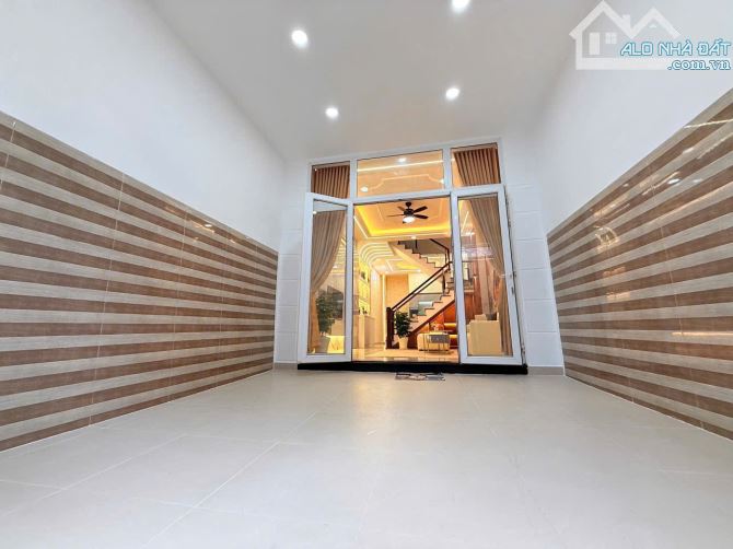 BÁN NHÀ HIẾM MỚI XÂY  ĐƯỜNG THẠNH LỘC 13 QUẬN 12 DIỆN TÍCH 60M2  GIÁ CHƯA TỚI 5 TỶ8