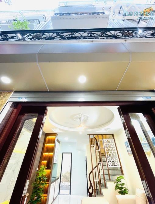 Bán nhà Thạch Bàn, Long Biên 32m2, 5 tầng, ô tô đỗ cách 15m, 5.95 tỷ - 1