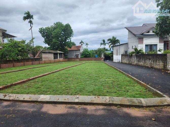 Cần tiền bán gấp lô đất trung tâm xã Cổ Đông, Đoài Phương. Lô đất MT rộng 7.5m có 100m2 - 1