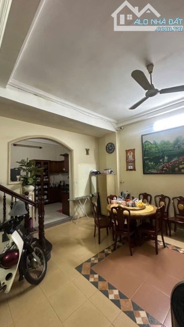 Nguyễn Trãi quận 5 131m2 4 tầng giá chỉ 26 tỷ - 1