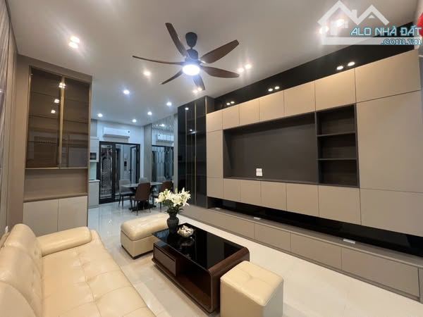Bán Nhà Ngõ 193 Bồ Đề, Hồng Tiến, 55m2, 5 Tầng, Thang Máy, Phân Lô, Ô tô, Full nội thất - 1