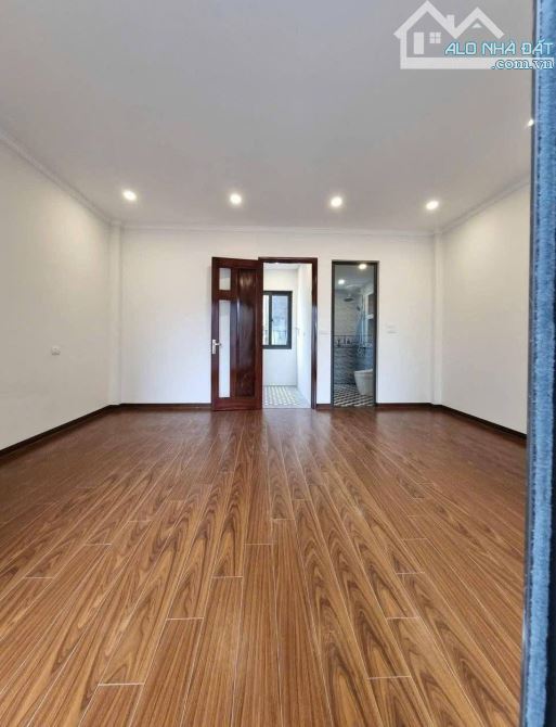 Bán nhà Thạch Bàn, Long Biên 45m2, 6 tầng, mt 5m, ô tô đỗ cửa, 8.66 tỷ - 1
