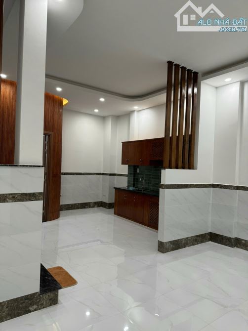 BÁN NHÀ HẺM NGUYỄN HỒNG ĐÀO P.14 TÂN BÌNH  5.6x10.2m 5.9 TỶ BỚT LỘC - 1