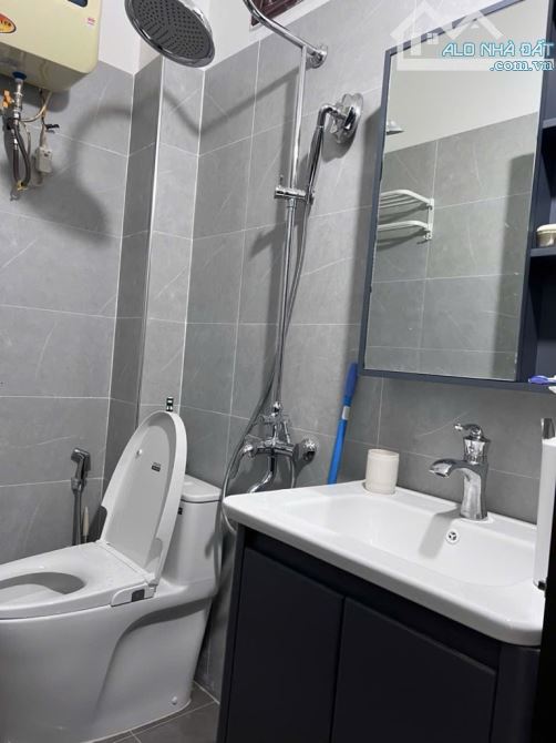 Phố Dịch Vọng - Trung tâm Cầu Giấy rộng 68m giá hiếm 220tr còn TL - 1