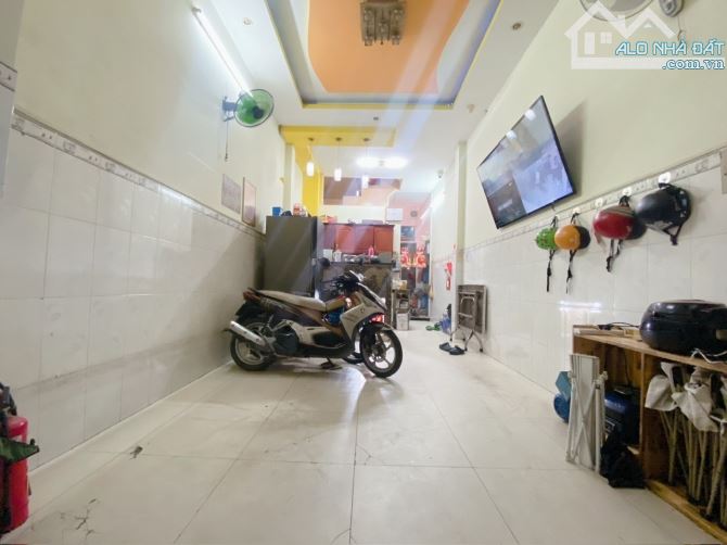 NHÀ P4 Q8 MẶT TIỀN ĐƯỜNG ĐÔNG HỒ - 45m2 - 5 tầng BTCT - SHR - 7PN 5WC - Tiện ở và cho thuê - 1