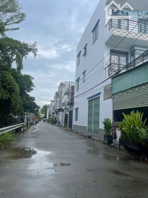 Bán nhanh đất 53m² có nhà C4, sát chợ đầu mối, giá 3 tỷ 350 - 1