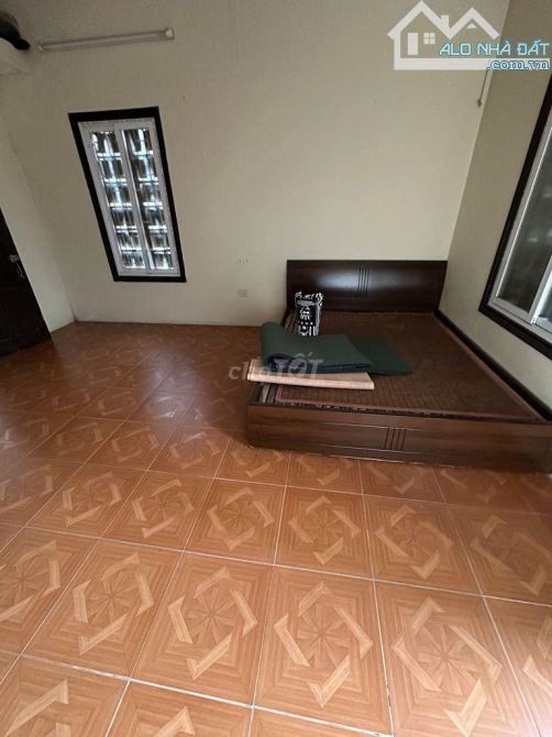 Cho thuê nhà nguyên căn ngõ 328 Bạch Đằng, Chương Dương Độ, Hoàn Kiếm. DY 35m x 2 tầng, - 1