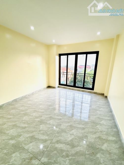 CĂN XÂY MỚi - KÍNH KOONG - LÔ GÓC - FULL CÔNG NĂNG - NHIỀU TIỆN ÍCH - 1