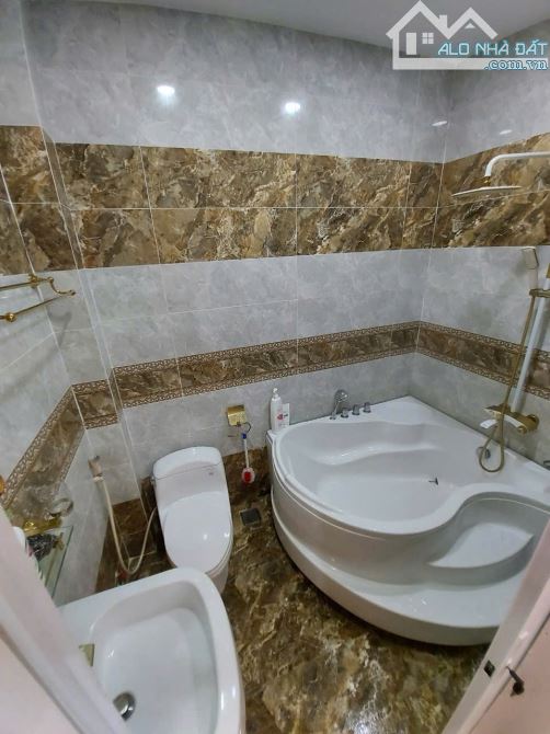 HXH 373 LÝ THƯỜNG KIỆT P. Tân Hoà, TP. HCM_ 5 x 16m  _ 6 tầng _ Giá 13,5 tỷ - 12
