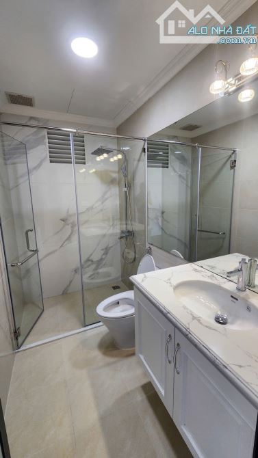CC BÁN NHÀ RIÊNG PHÙNG CHÍ KIÊN CẦU GIẤY, số 16 ngõ 93 MỚI XÂY - THANG MÁY - 6 TẦNG - 13
