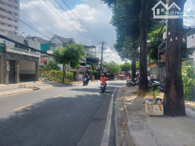 Bán lô đất 7,3m x 52m. Mặt Tiền đường Linh Trung, P. Linh Trung Tp Thủ Đức. Tổng 380 m² - 2