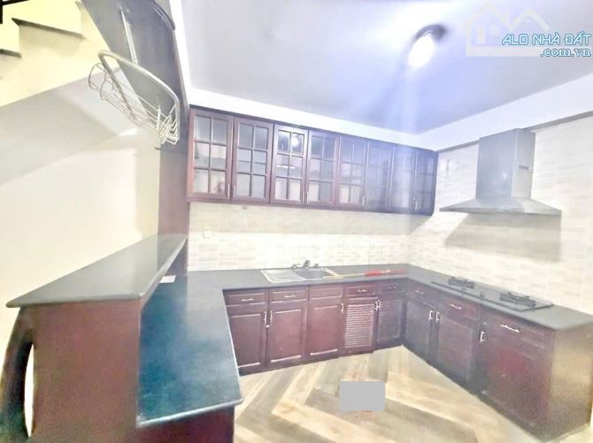 Bán nhà khu Thị Nghè - 50m2, 5 tầng, gần mặt tiền - Hơn 8 tỷ - 2