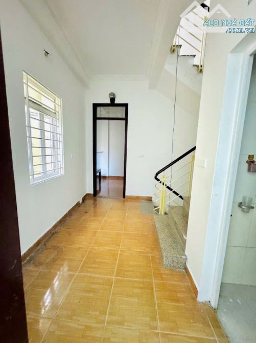 Bán nhà Phùng Khoang Lô góc 36m, 6 tầng, 11 phòng: 8.5 tỷ - 9
