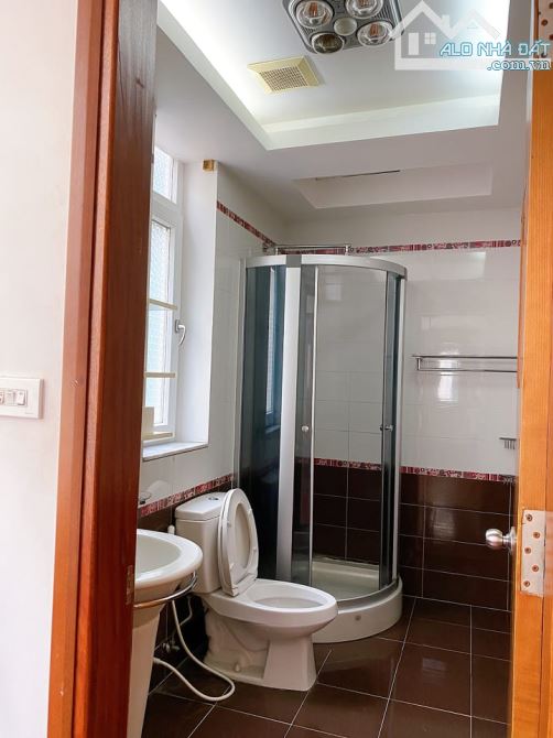 Cho thuê nhà Đội Cấn – Ba Đình DT 95m x 4 tầng, sân rộng, ôtô giá thuê 28tr/th - 2