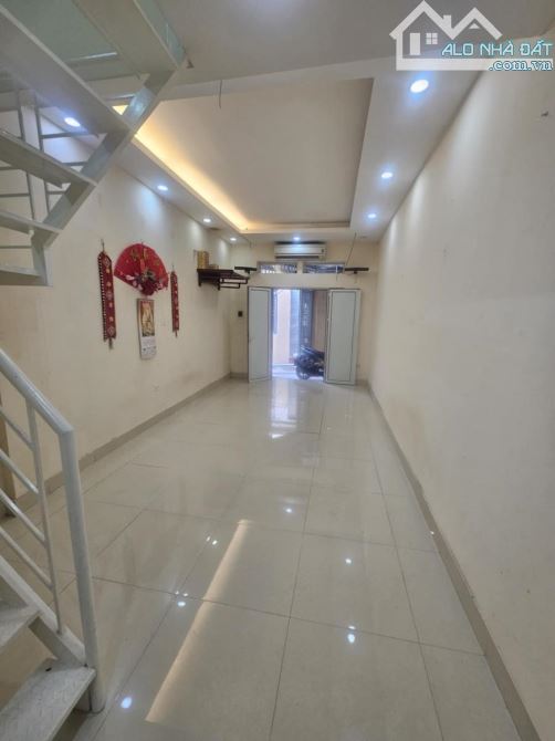 Bán nhà phố Bùi Xương Trạch, 38m2, 1.5tầng mới, cách ngõ ô tô 50m giá 1.55tỷ - 2