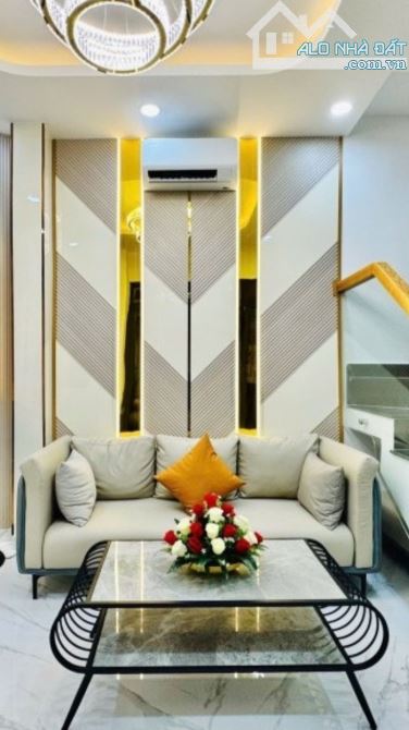 🏠 BÁN NHÀ NGUYỄN VĂN LẠC, P.21, BÌNH THẠNH - GIÁP Q.1 - CHỈ 4.X TỶ. - 2