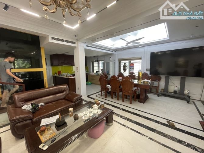 XUÂN ĐỈNH – LÔ GÓC – KD, GARA OTO – 6T THANG MÁY – 105M² – 25.8 TỶ (ĐTL2530149) - 2