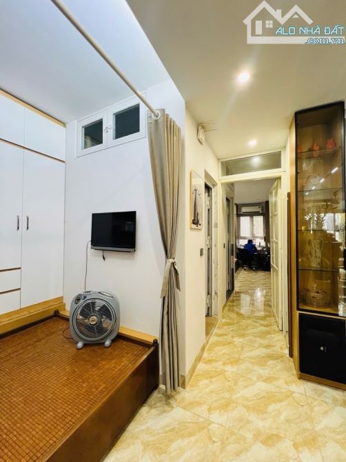 CHUNG CƯ TRUNG TÂM CẦU GIẤY – 3 NGỦ RỘNG – HIẾM NHÀ BÁN - NỘI THẤT ĐẸP - 2