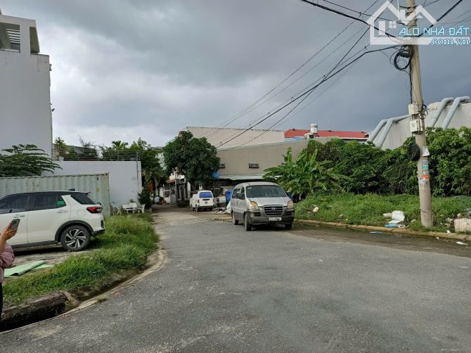 Tân Thới Hiệp Q12 - Lô Đất Mặt Tiền Bờ Kè - DT: 5m x 27m, Diện Tích Sổ  #135m2 , Giá Bán: - 2