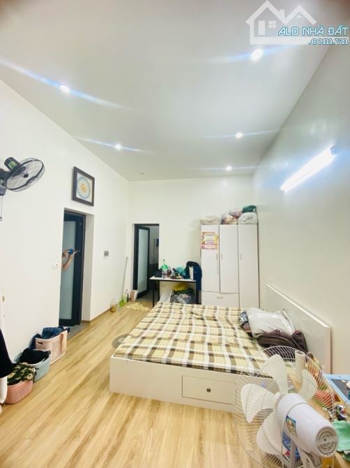 NHÀ DÂN XÂY -PHỐ HÀO NAM- DT SỔ 26M2- CHỦ MUA THÊM 10M2 = 36M2 -MT 3.8M: GIÁ CHỈ 7 TỶ - 2