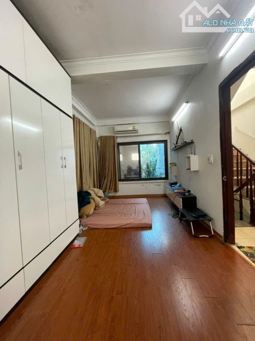 Bán nhà khu vực đội Cấn Diện tích 40/57mx5tang mặt tiền 5m.dài 8m.Tiện - 2