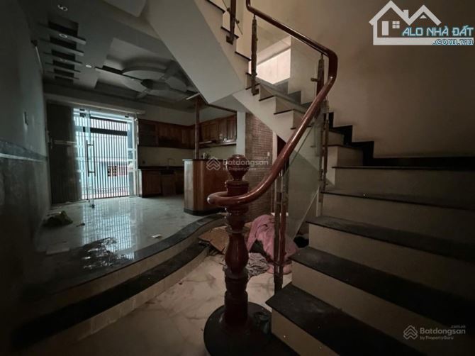 Bán nhà 8m ngang bề thế - 102m2 - 4 tầng - Phạm Thế Hiển, P. 5, Quận 8 - chỉ 7.5 tỷ - 2