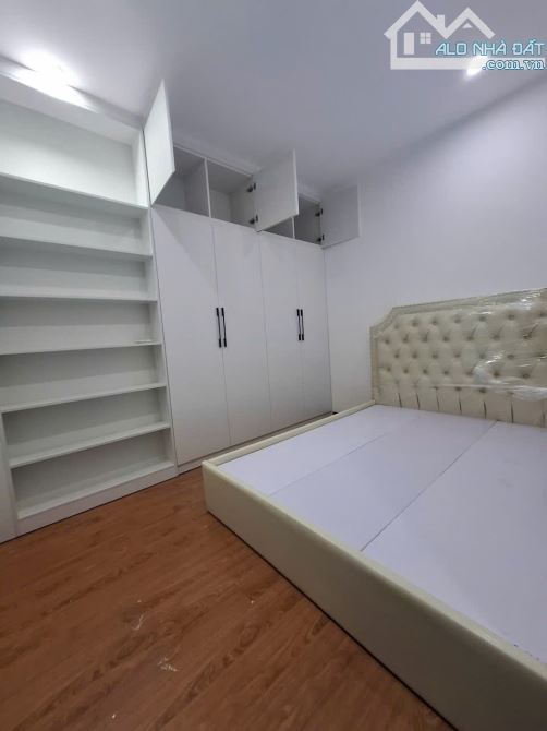 NHÀ MỚI FULL NỘI THẤT Phố Việt Hưng-Long Biên 38m2 5 tầng 6 tỷ1 - 2