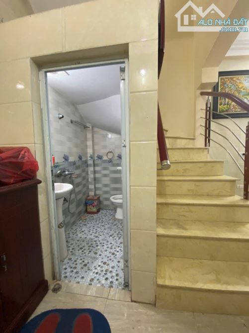 BÁN GẤP NHÀ 4 TẦNG, 3PN, Ô TÔ LÙI CỬA, Ô TÔ TRÁNH 5M, GIÁ NHỈNH 2 TỶ. - 2