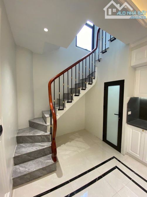 CHIẾN THẮNG-HÀ ĐÔNG, 30m ra đến mặt đường Chiến Thắng, nhà 5 tầng, 3PN+4NVS - 2