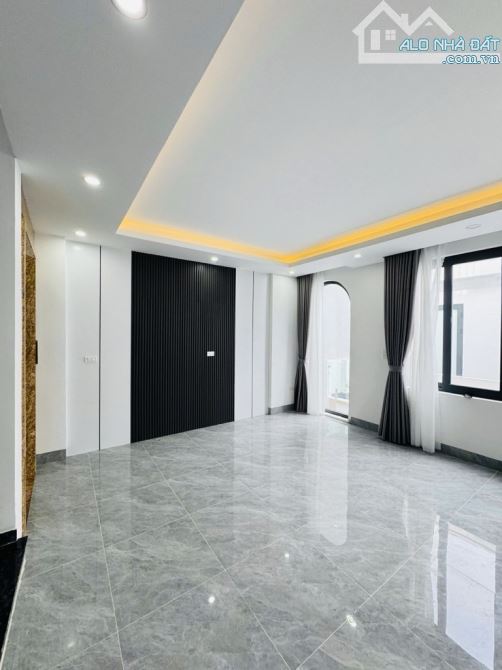 BÁN NHÀ MỚI TINH CẦU GIẤY – 7 TẦNG THANG MÁY – FULL NỘI THẤT XỊN SÒ - 35M - NHỈNH 10 TỶ - 2