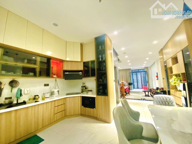 Bán Nhà Đẹp, Thang Máy, Full Nội Thất, Gần Sân Bay, 84m2, 4 Tầng, Chỉ 18 Tỷ 5, Tân Bình - 2