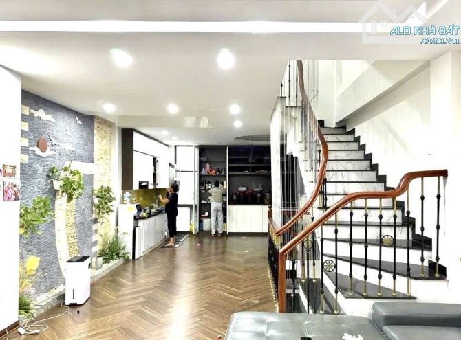 BÁN GẤP NHÀ HÀM NGHI Ô TÔ NGỦ TRONG NHÀ 70M 19 TỶ - 2