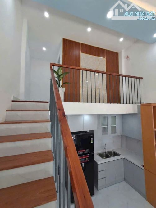 Tôi bán nhà 1 Trệt - 1 Lầu, 2 PN, 2 WC, nhà mới xây, Quận Bình Tân. Giá: 1 Tỷ 750triệu - 2