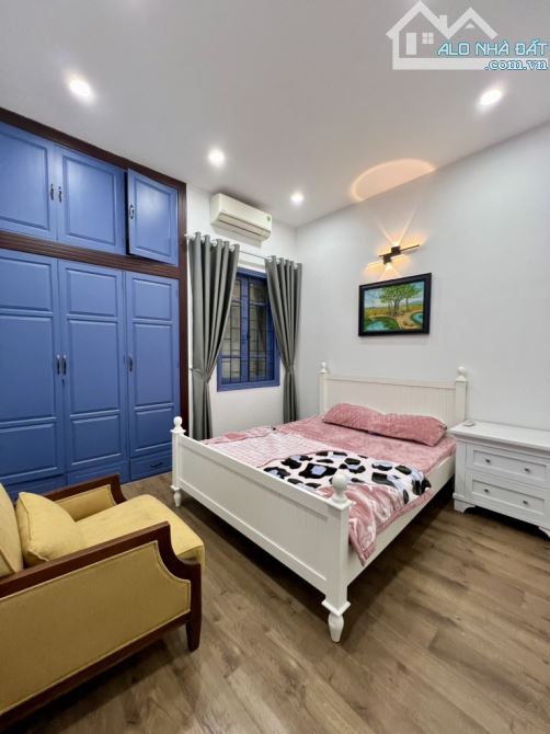 Bán nhà Việt Hưng - Long Biên - DT 77m 4 tầng  - Giá tốt - 2
