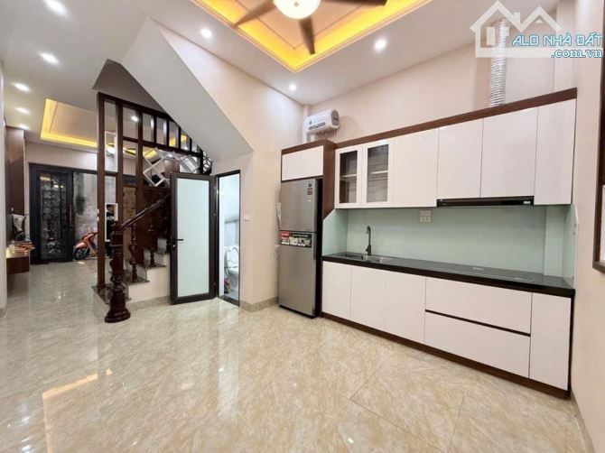 Bán nhà mới xây 4PN full nội thất, ngõ rộng gần phố Khương Đình – Thanh Xuân, giá 11 - 2