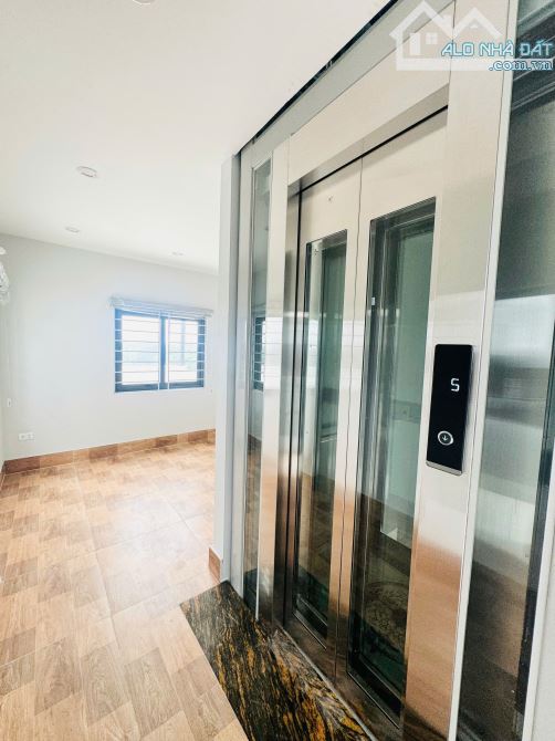 Bán rẻ, nhà đẹp Long Biên, mặt phố lô góc mới 83 m2 x 5 tầng, thang máy - 13,8 tỷ - 2