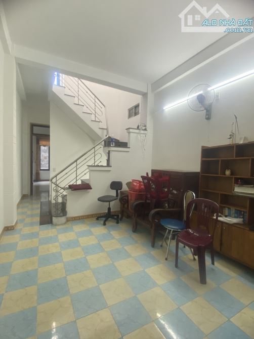 CHO THUÊ NHÀ 3 TẦNG MẶT TIỀN ĐƯỜNG CHÂU THƯỢNG VĂN, HÒA CƯỜNG.DT 75m². Giá 12 triệu - 2