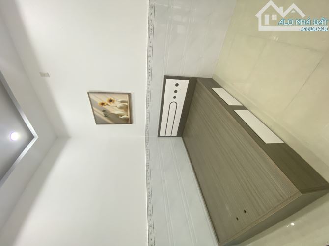 Bán nhà hẻm tttp diện tích sử dụng 50m2 giá 2tỷ180tr gần chợ xóm Mới - 2