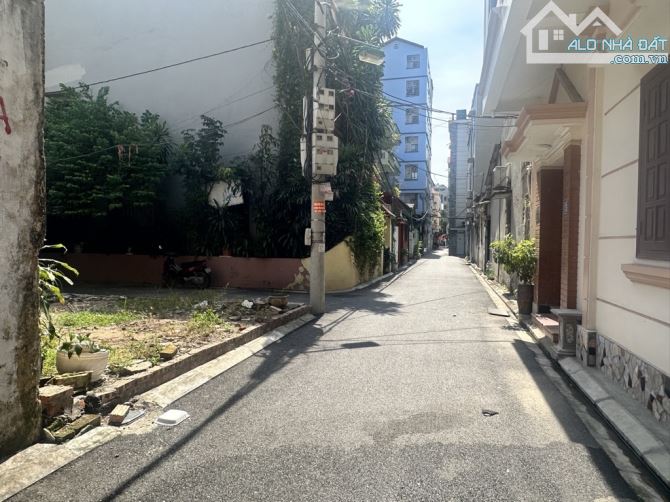 TRÂU QUỲ GIA LÂM HÀ NỘI DT40 MT5.55 - 2