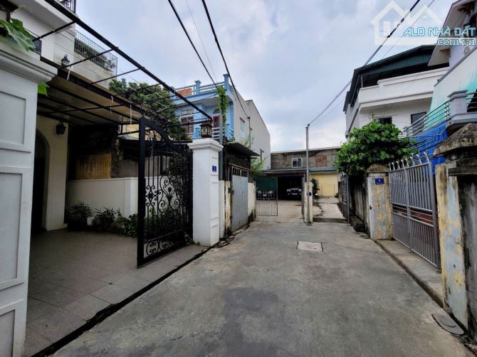 Bán nhà 3 tầng ngõ 198 Nguyễn Hữu Cầu,p Ngọc Châu, tp Hải Dương cũ - 2