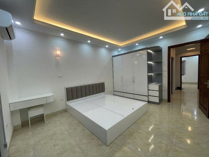 BÁN NHÀ 4 TẦNG PHỐ NGÔ GIA TỰ - DT 58M - MT 4M - Ô TÔ - FULL NỘI THẤT - GIÁ 11.8 TỶ - 2