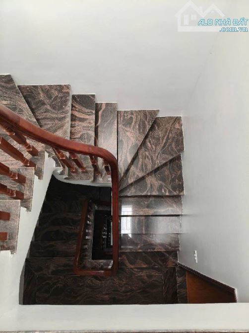 Bán nhà Trần Cung, DT 38m, MT 4,2m, lô góc thoáng sáng, ngỗ thông ô tô, gần công viên. - 2