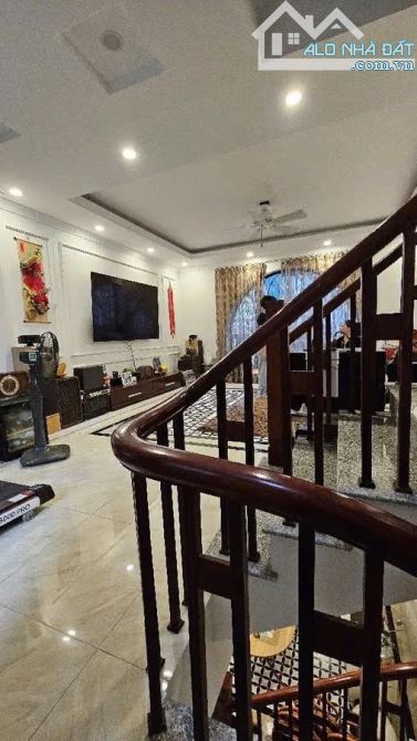 BÁN NHÀ ĐẸP THẠCH BÀN, LONG BIÊN Ô TÔ ĐỖ CỬA – 50M RA PHỐ – FULL NỘI THẤT XỊN - 2