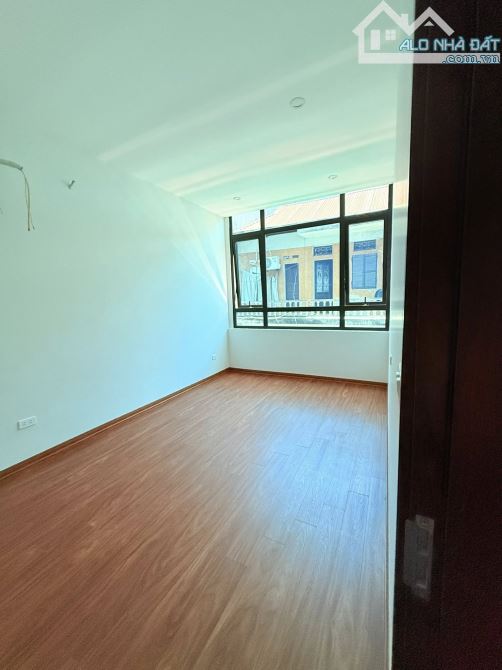SIÊU PHẨM PHÂN LÔ Ô TÔ TRÁNH HOÀNG VĂN THÁI 40MX4T, Ở VÀ KINH DOANH. - 2